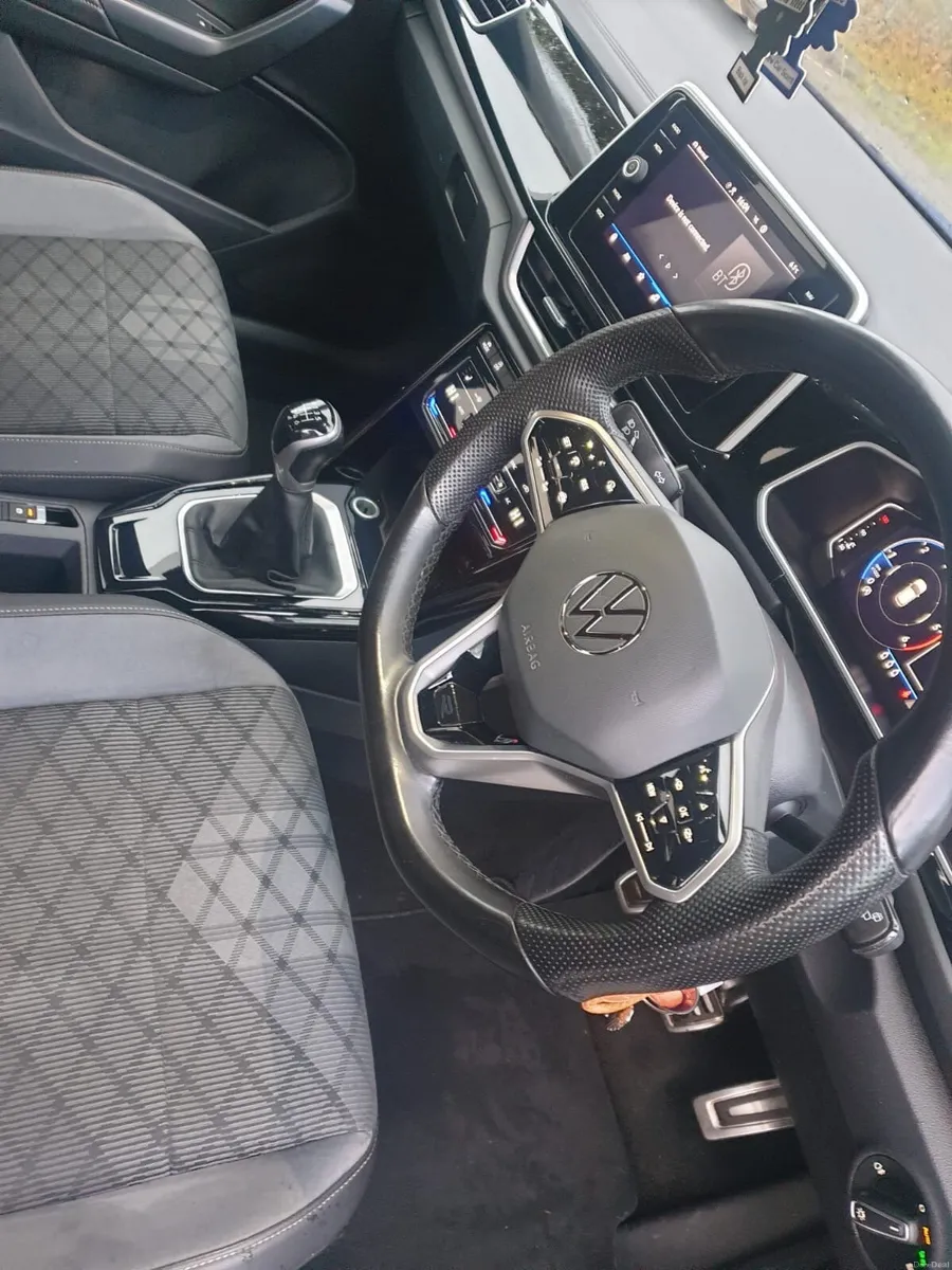 222 High spec R line Volkswagen troc - Image 4