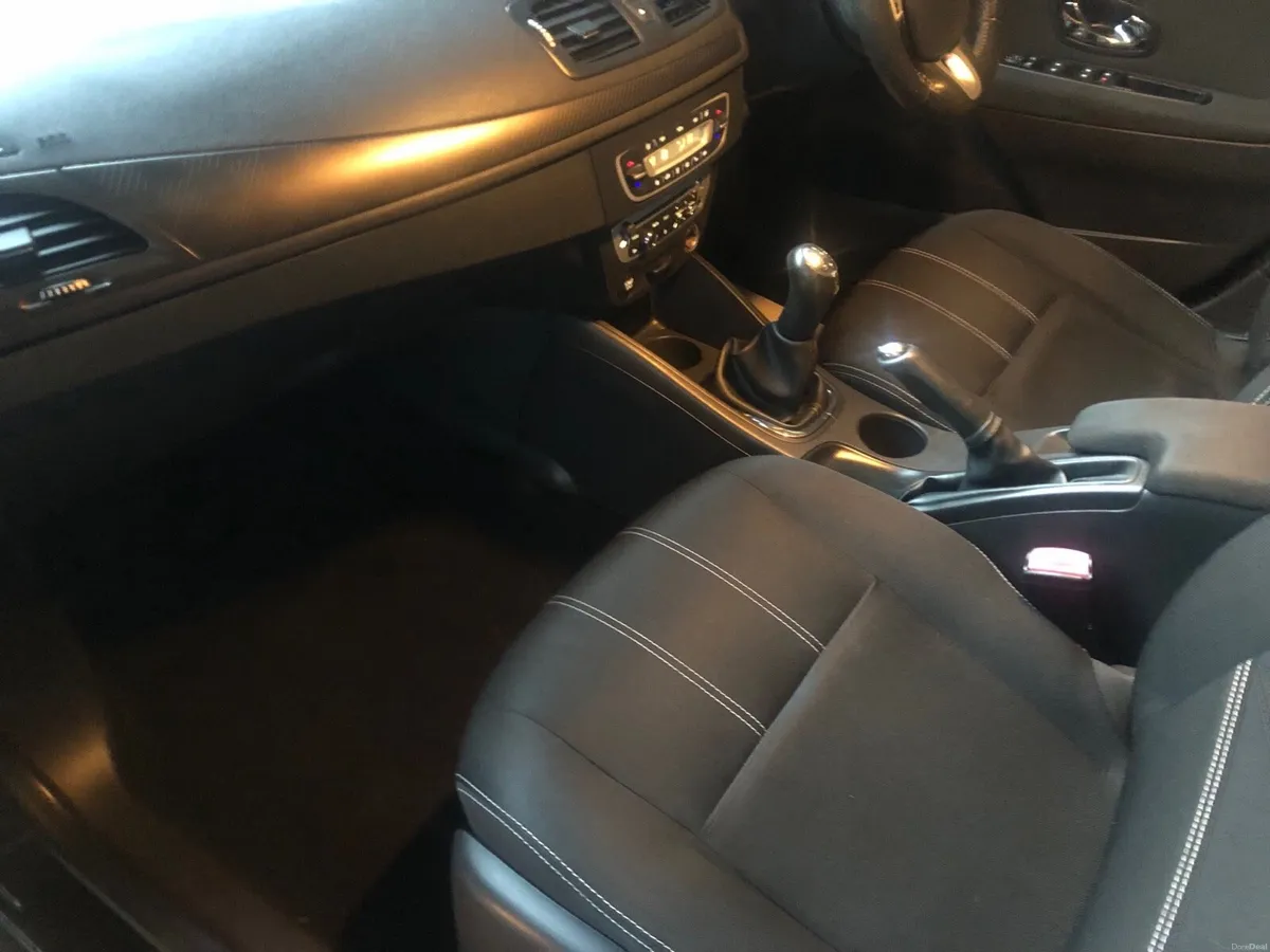 RENAULT FLUENCE TOM TOM AS NEW - Image 3