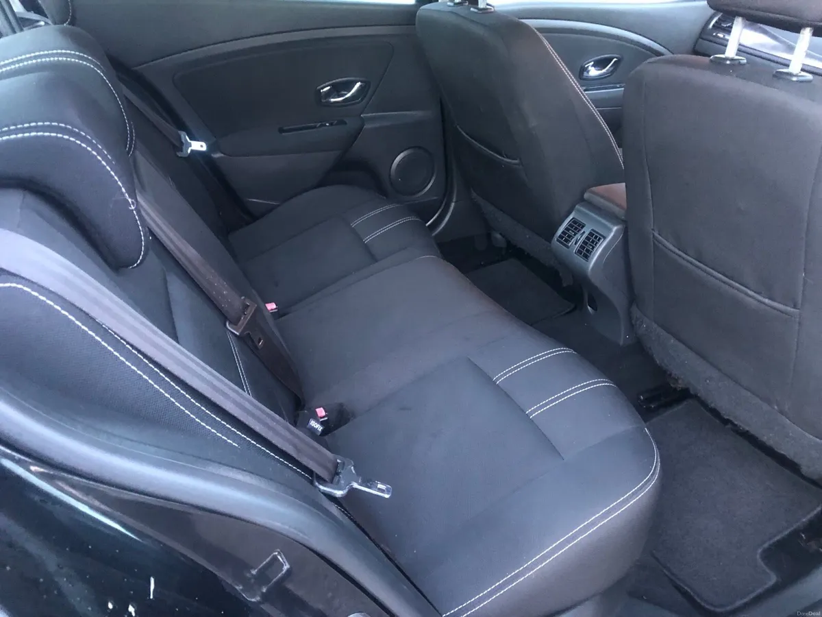 RENAULT FLUENCE TOM TOM AS NEW - Image 4