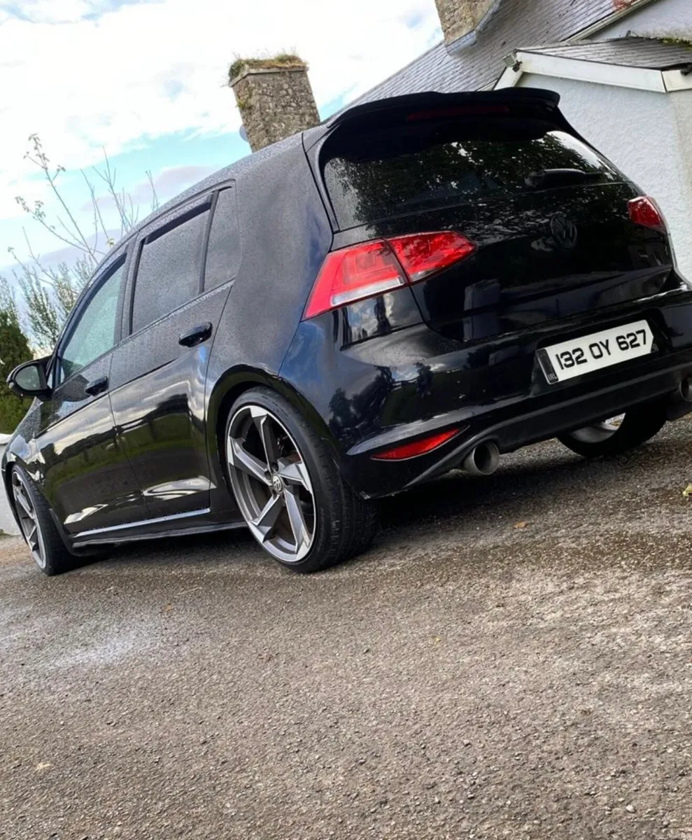 Black Golf - Image 1