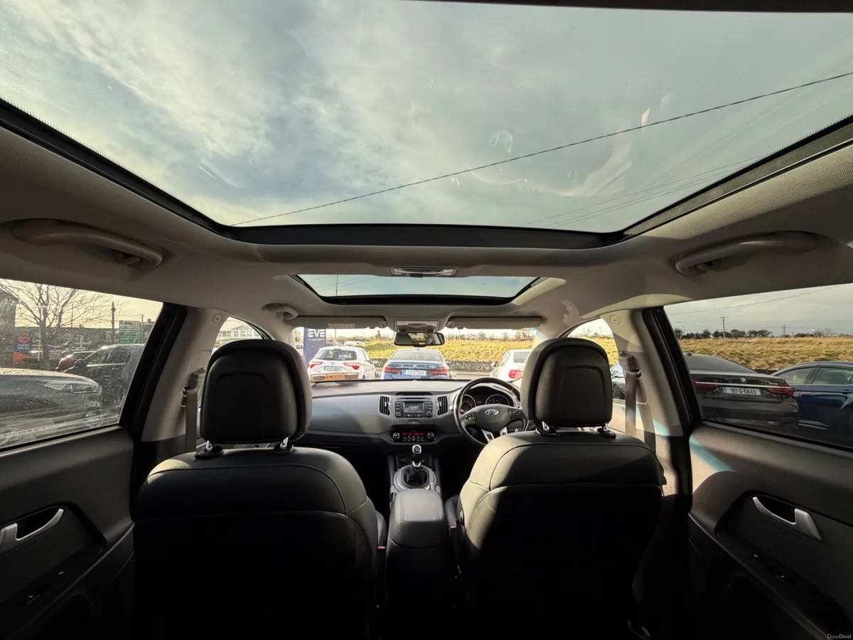 Sportage - panoramic roof - Top spec - Image 2