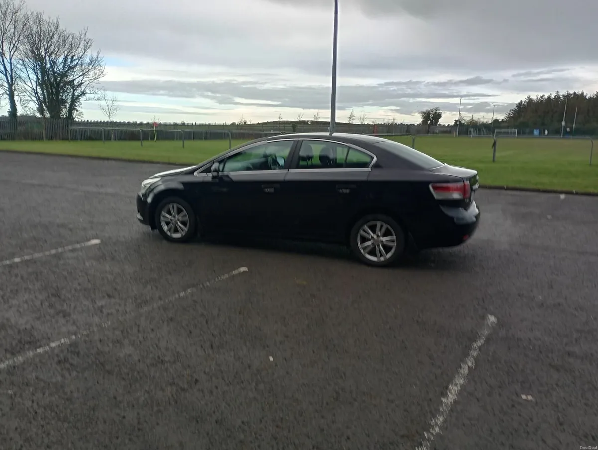 Toyota Avensis 2010 - Image 4