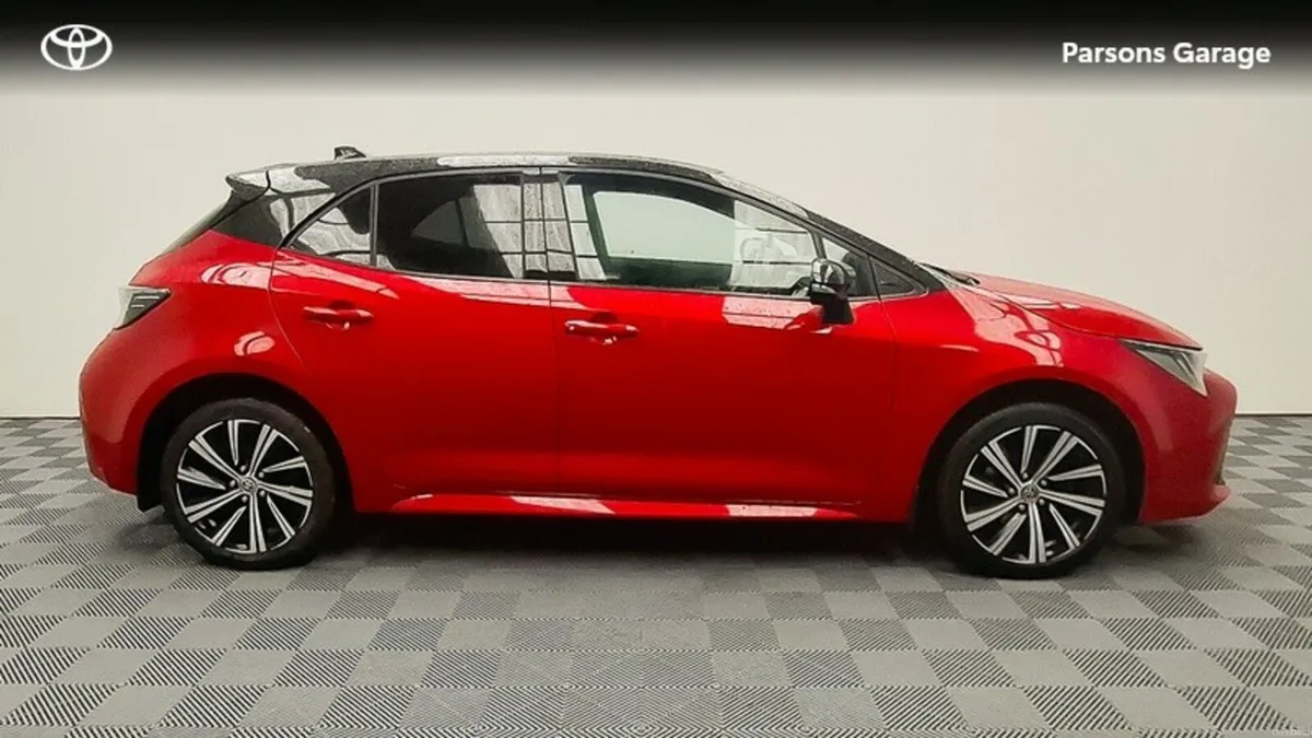 Toyota Corolla LUNA SPORT HB 4DR AUTO - Image 3