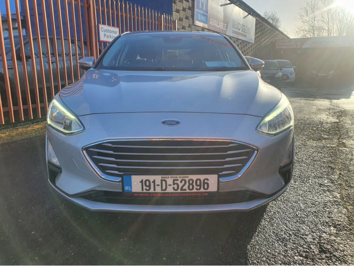 Ford Focus 1.0 T ZETEC ECOBOOST 125 **AUTO** - Image 2