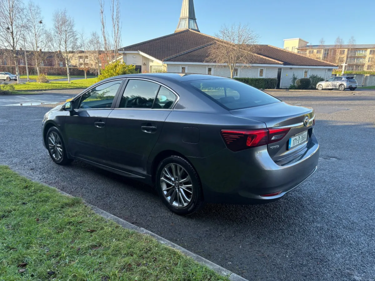 Toyota Avensis 1.6 D LUNA NAV 4DR - Image 3