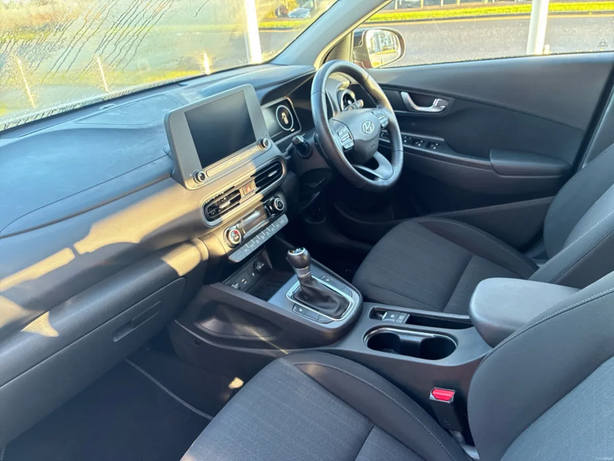 Hyundai KONA KAUAI HYBRID 2 TONE 5DR AUTO - Image 3