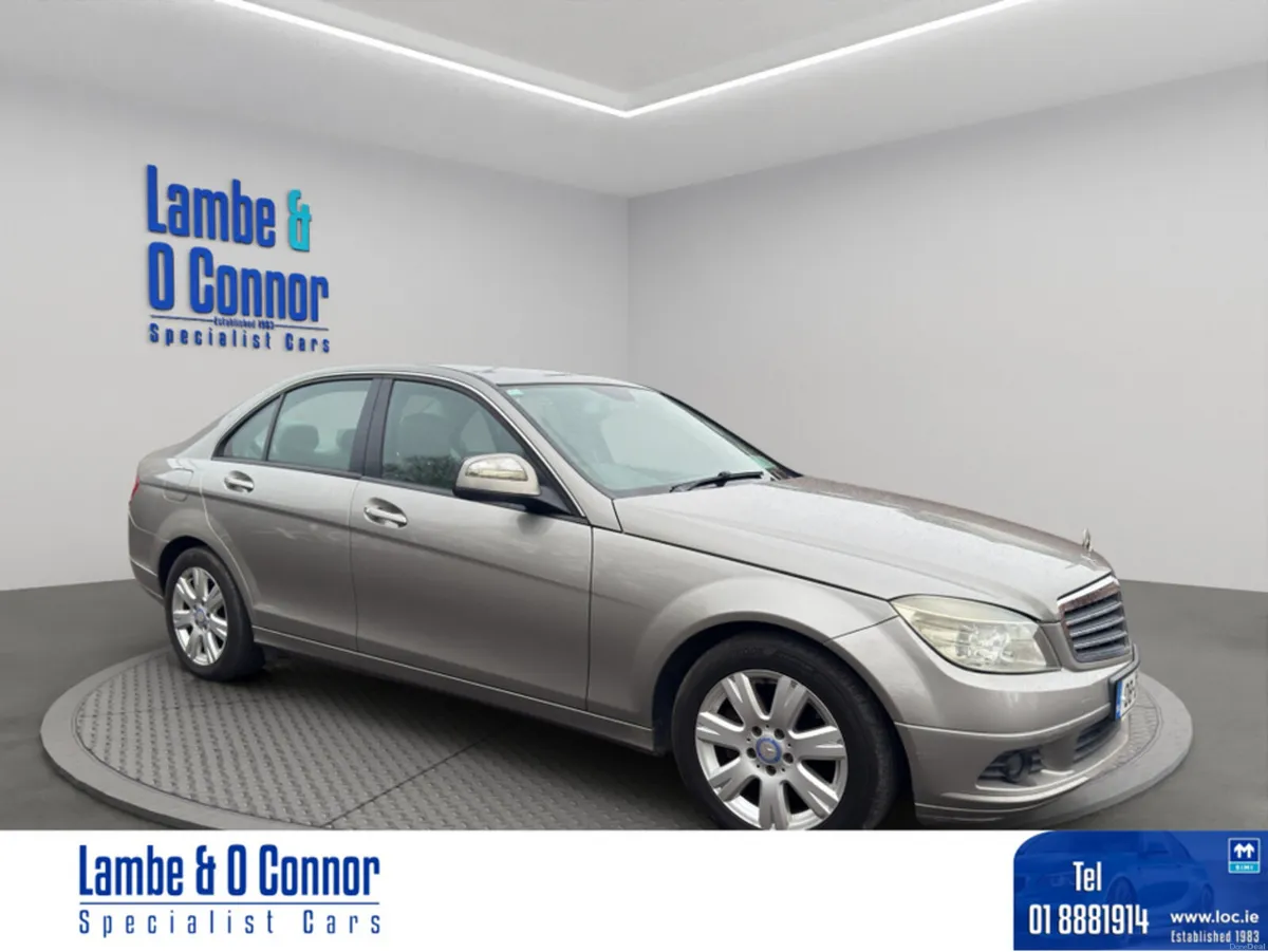 Mercedes-Benz C-Class C180 AUTOMATIC *** LOW KMS * - Image 2