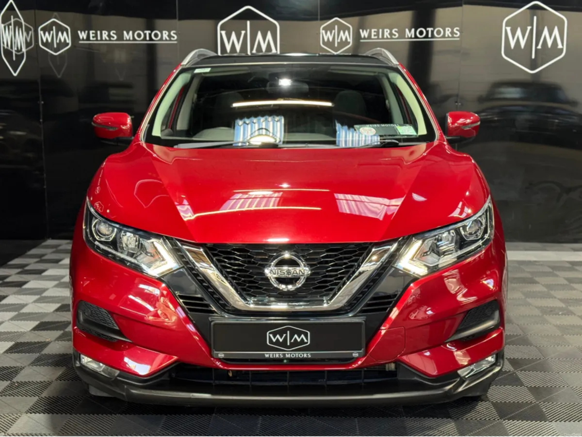 Nissan Qashqai 1.2 SV GLASS ROOF 4DR ONLY 79,474KM - Image 4