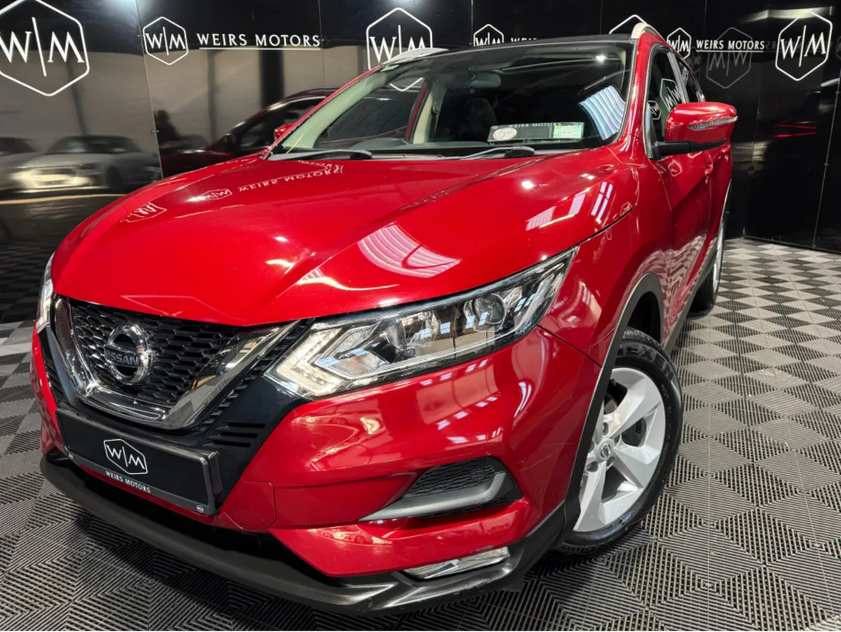 Nissan Qashqai 1.2 SV GLASS ROOF 4DR ONLY 79,474KM - Image 3