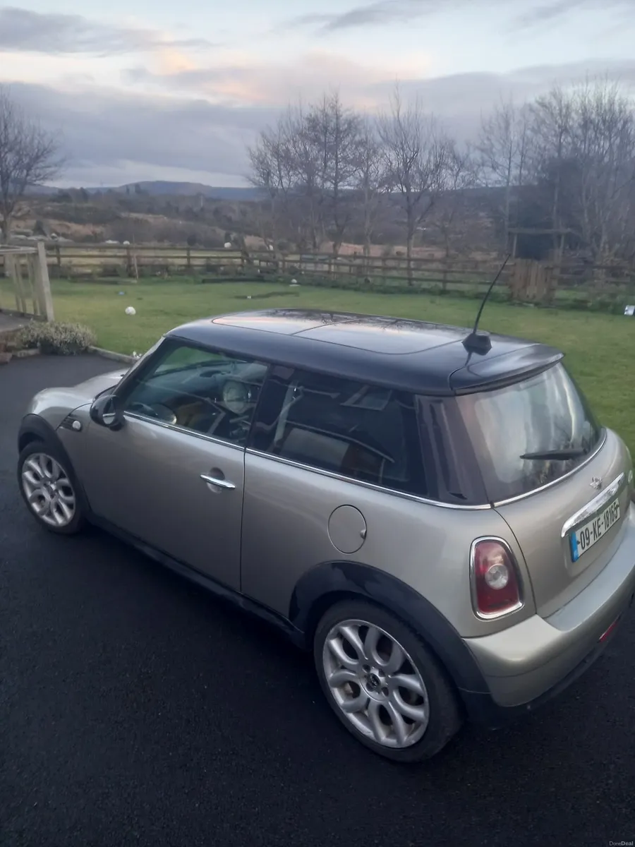 Mini Cooper 2009 - Image 2