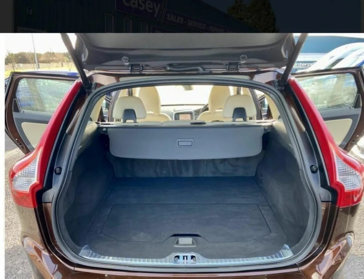 Volvo XC60 2017 - Image 2