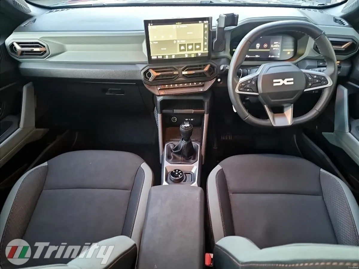 Dacia Duster DEPOSIT TAKEN ** 4X4 EXTREME MHEV 140 - Image 2