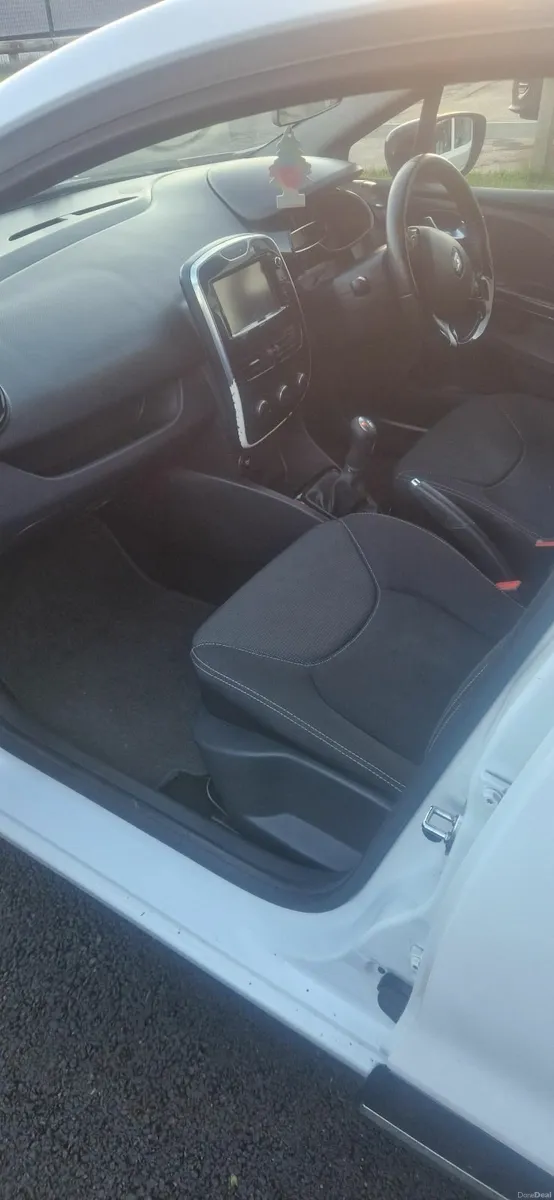Renault Clio 2015 - Image 3