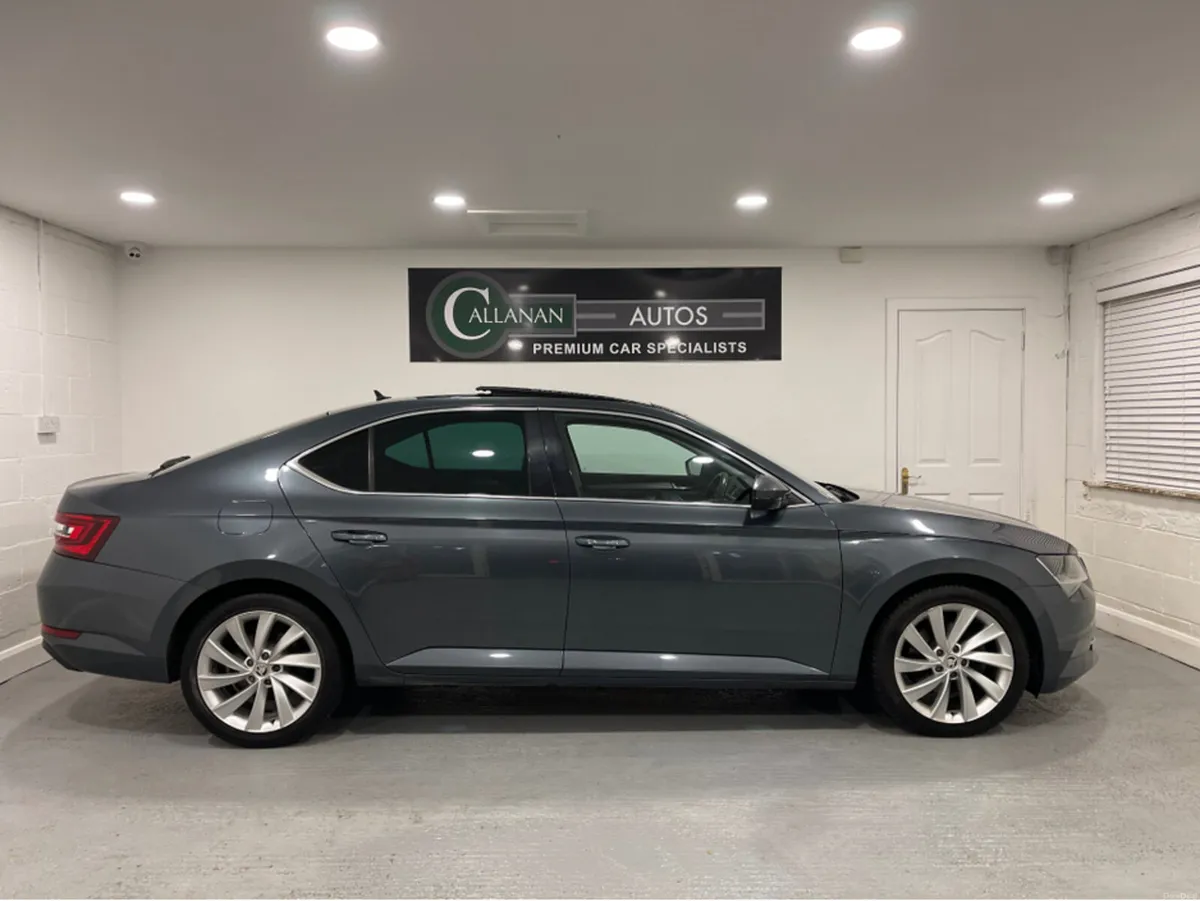 Skoda Superb 2.0TDI 150PS SE L EXECUTIVE TDI DSG** - Image 4