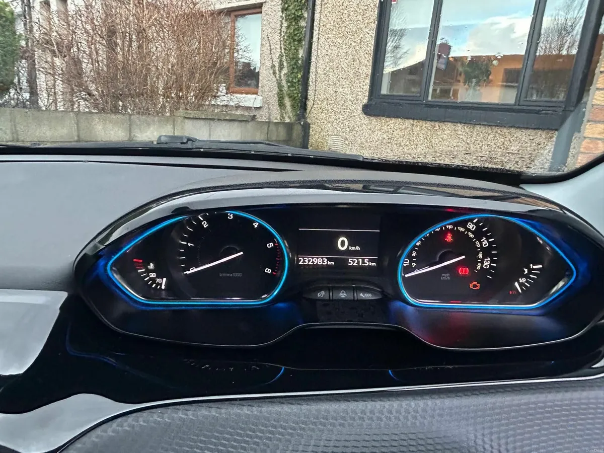 Peugeot 2008 2015 - Image 4