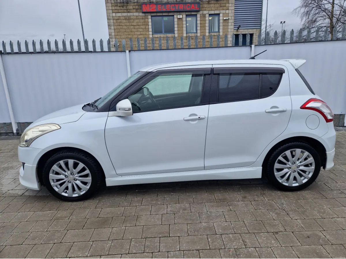 Suzuki Swift 1.2 PETROL AUTO - Image 4