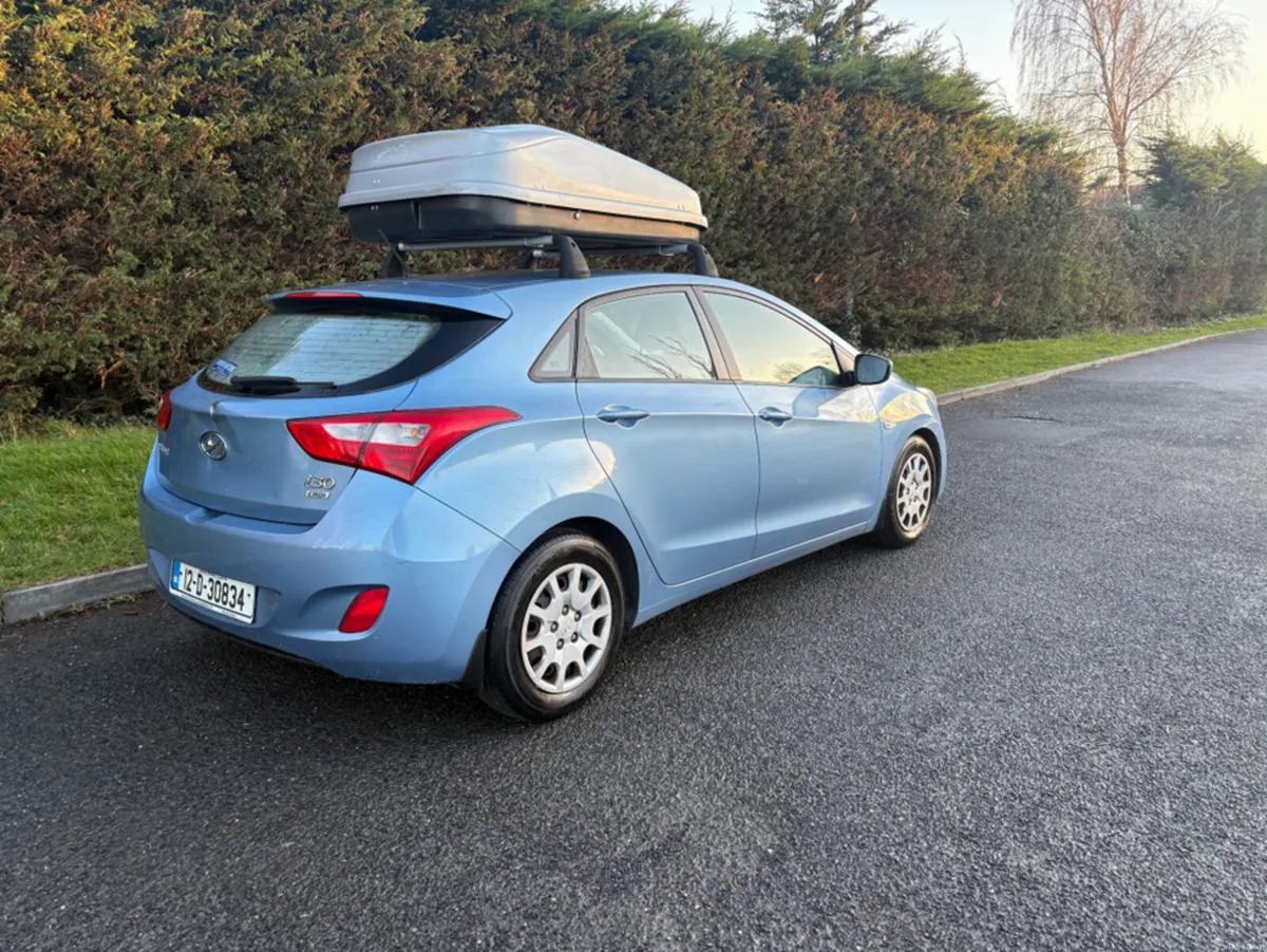 Hyundai i30 1.4 DSL CLASSIC 4DR ELITE - Image 3