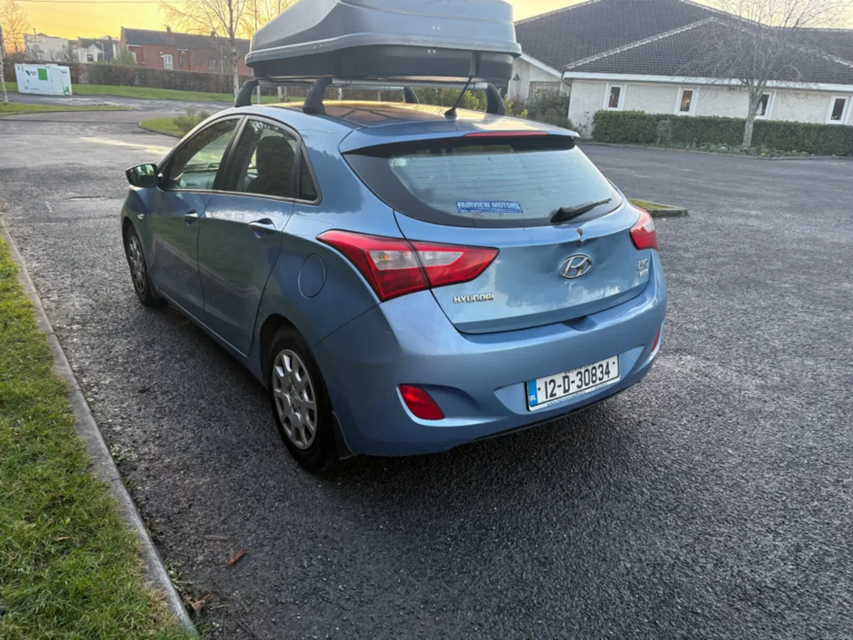 Hyundai i30 1.4 DSL CLASSIC 4DR ELITE - Image 4