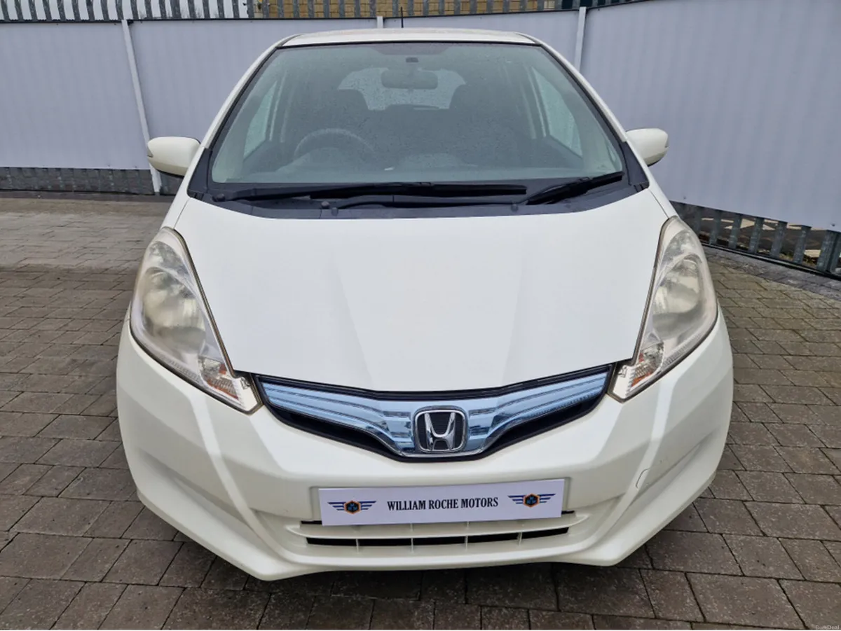 Honda Fit 1.2 PETROL AUTO - Image 2