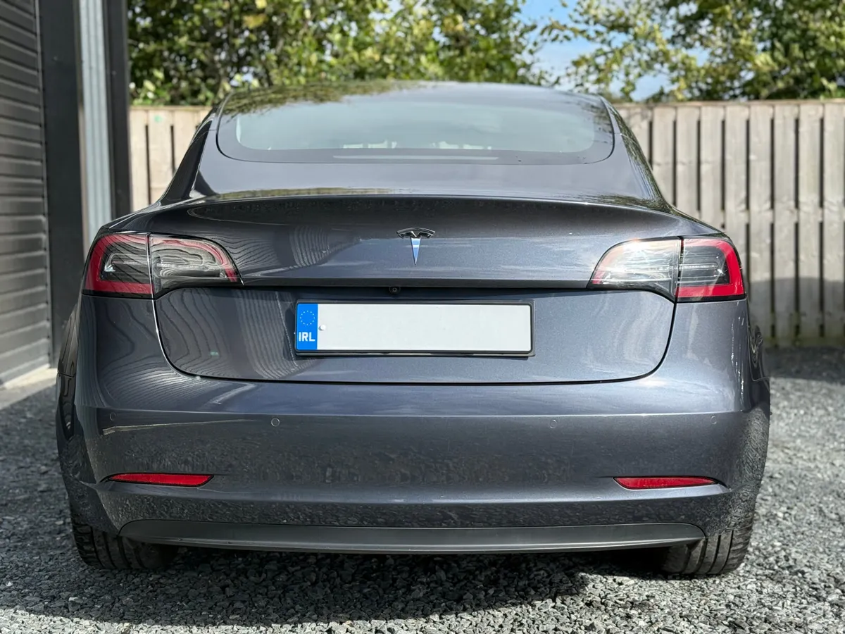 212 Tesla Model 3 Standard Plus - Image 3