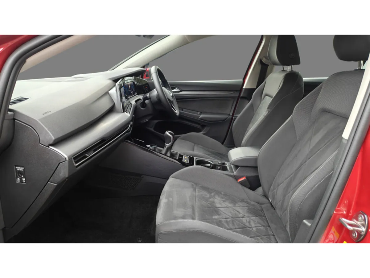 Volkswagen Golf STYLE 2.0 TDI 115 BHP 5DR- AS NEW - Image 4