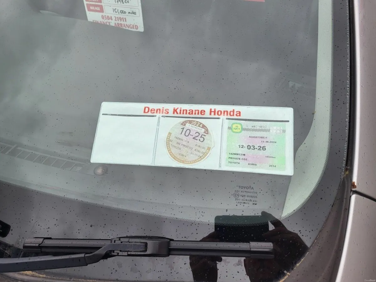 Toyota Auris 1.8 VVTi Hybrid Excel - Image 3