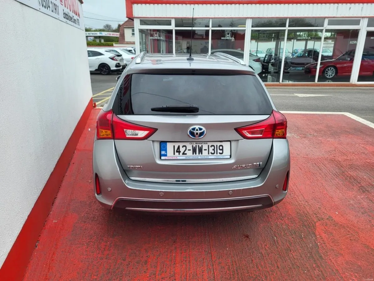 Toyota Auris 1.8 VVTi Hybrid Excel - Image 4