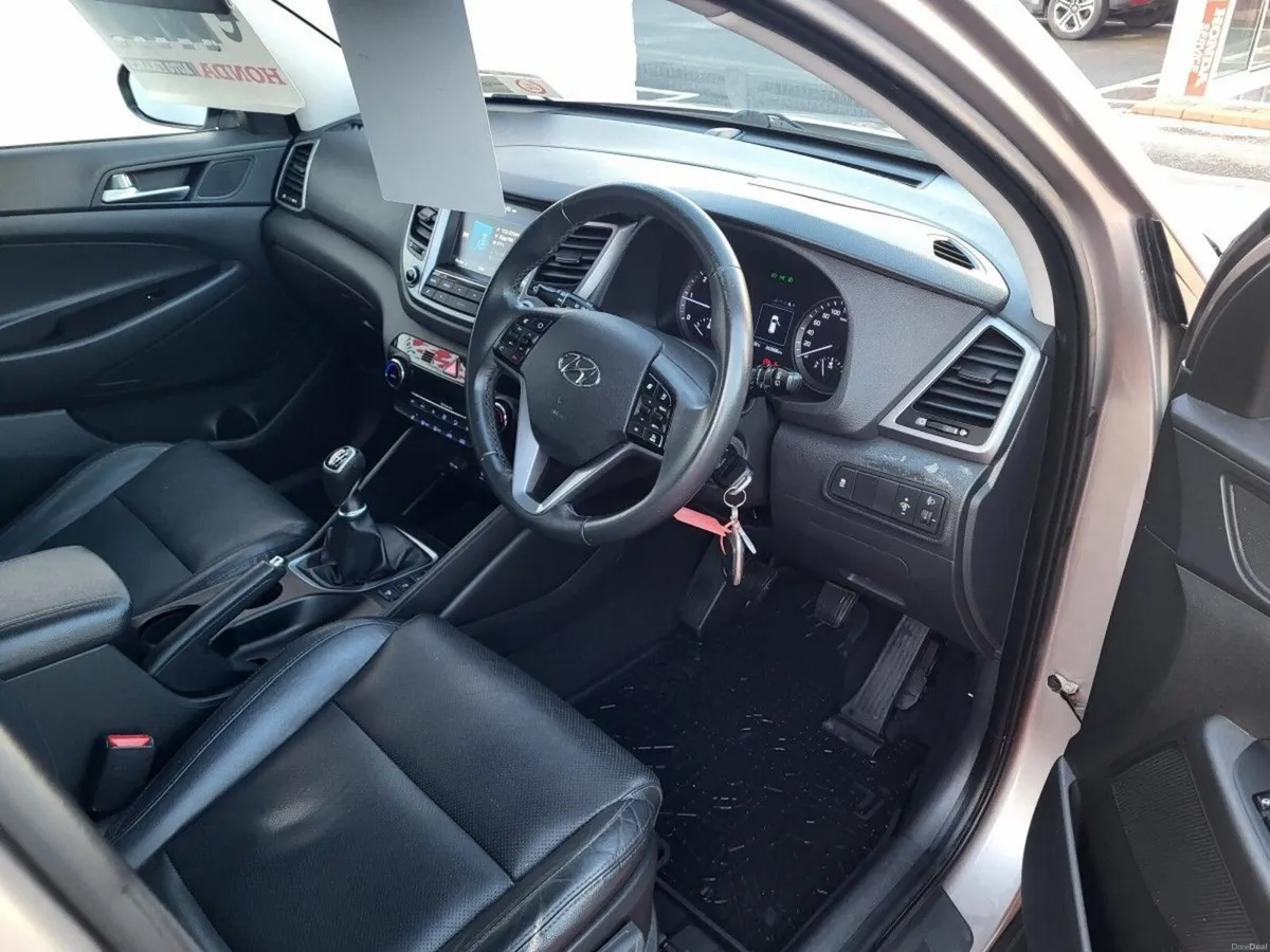 Hyundai Tucson 1.7 D Executive - Image 6