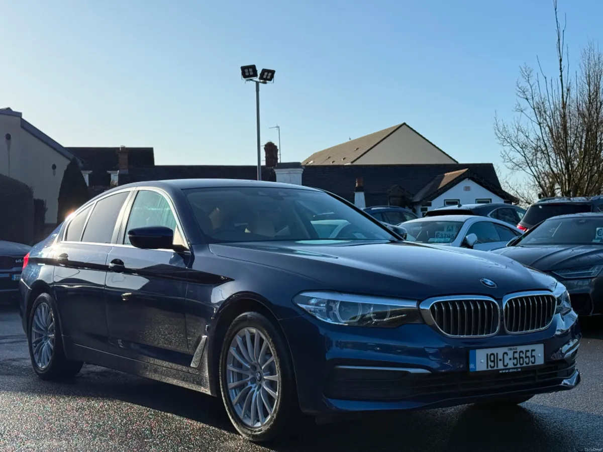 BMW 5-Series 530e I-PERFORMANCE SE AUTO *LOW KMS* - Image 3