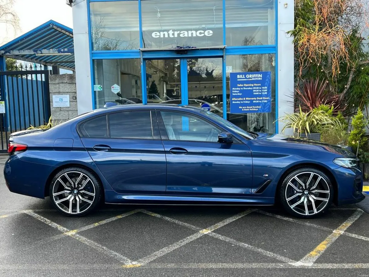 BMW 5-Series 530e M-SPORT COMPETITION 2.0 // LCI M - Image 2