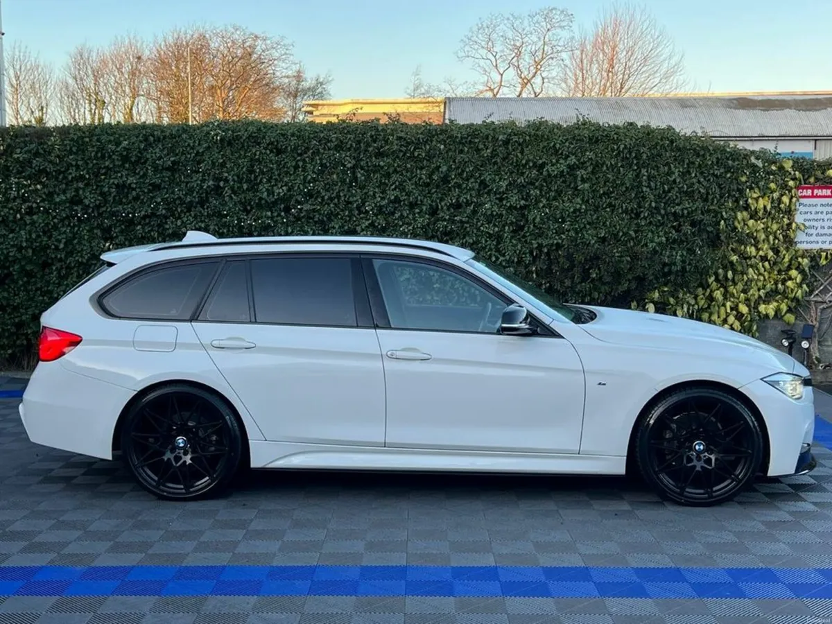 BMW 3-Series 320d M-SPORT COMPETITION PACKAGE TOUR - Image 2