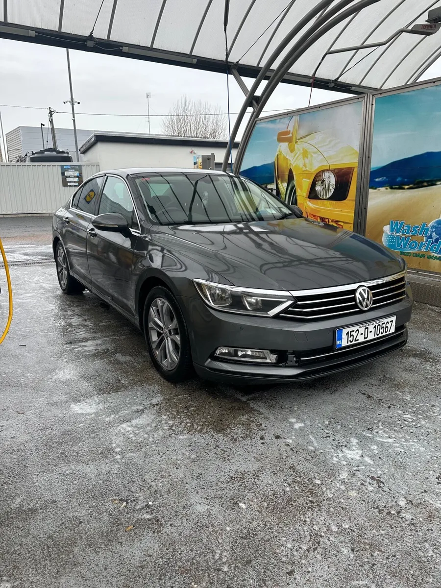 Volkswagen Passat 2015 - Image 2
