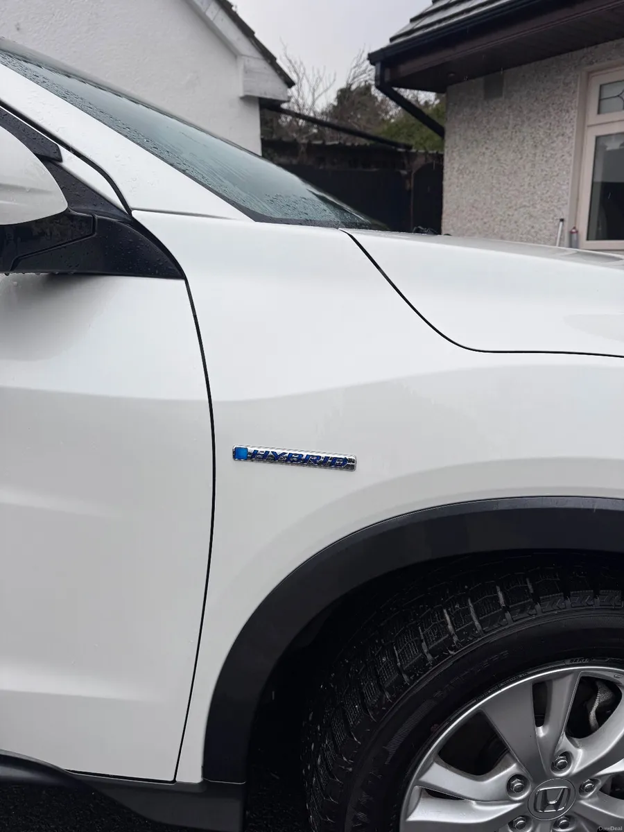Honda Vezel 1.5 AWD HYBRID AUTO - Image 3