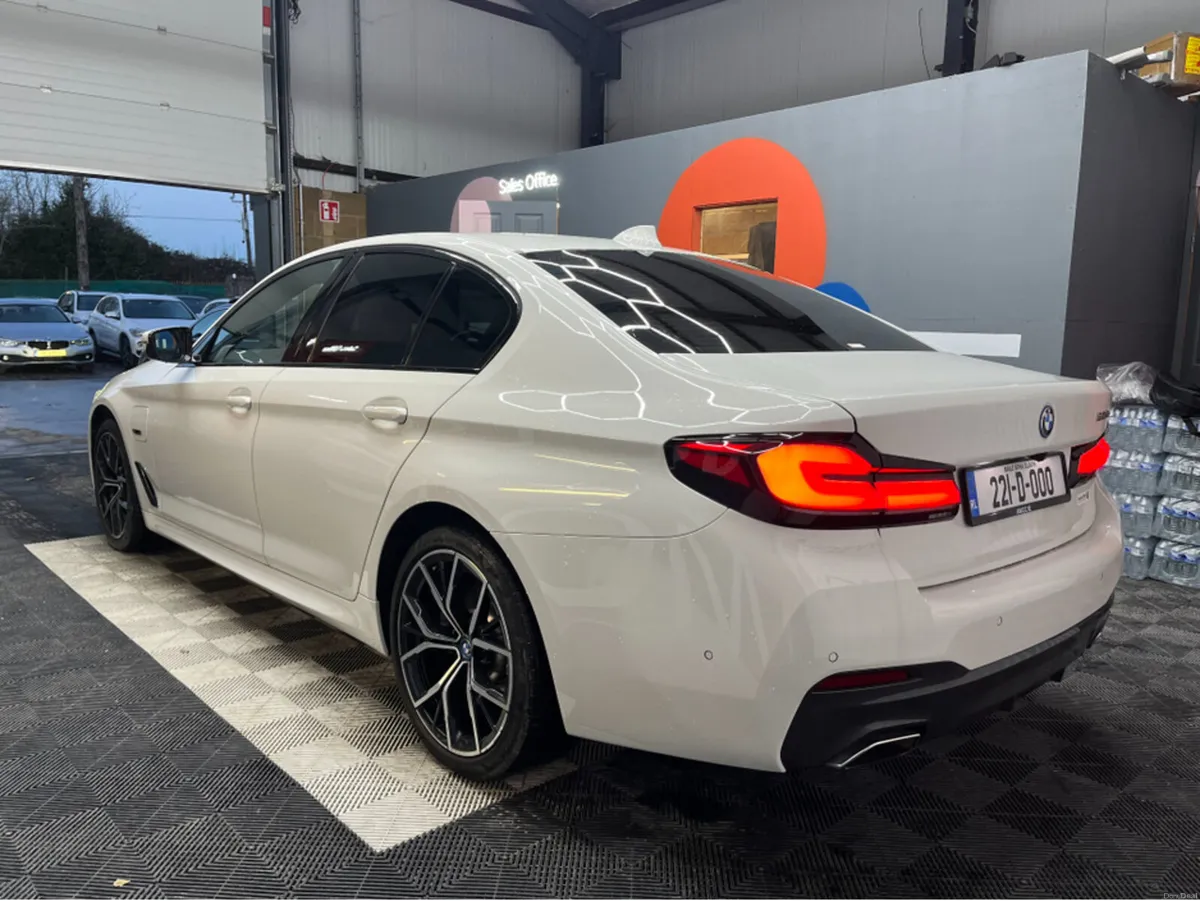BMW 5-Series 2022 BMW 523E M-SPORT 2.0 AUTOMATIC / - Image 4