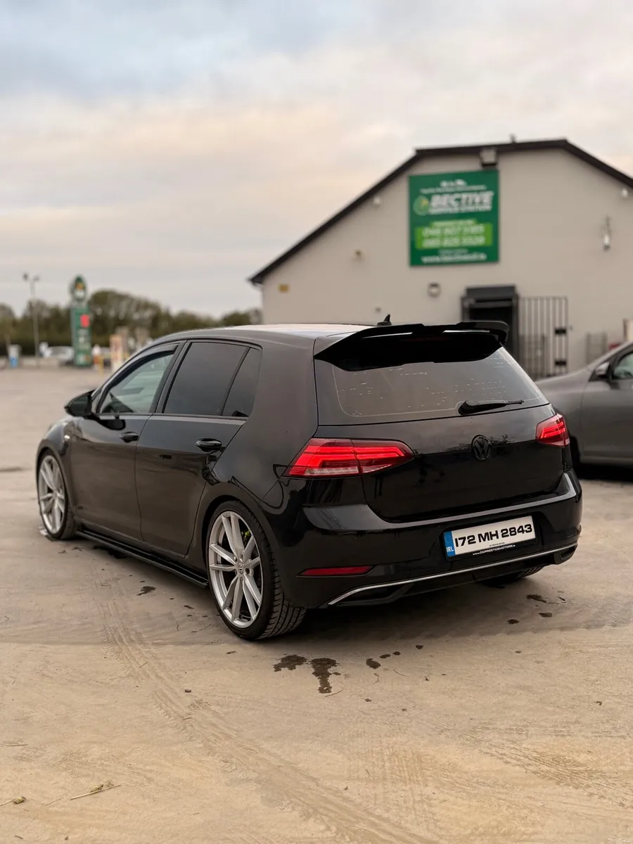Volkswagen Golf 2017 1.6 TDI MANUAL - Image 4