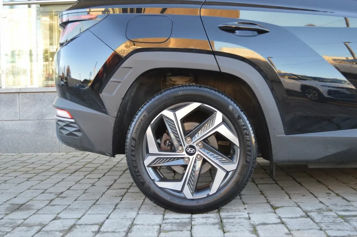 Hyundai Tucson 4WD Executive PHEV Auto - Image 4