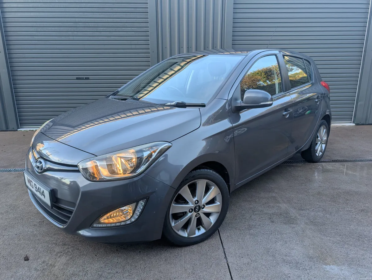 2014 Hyundai i20 1.4 style - Image 2