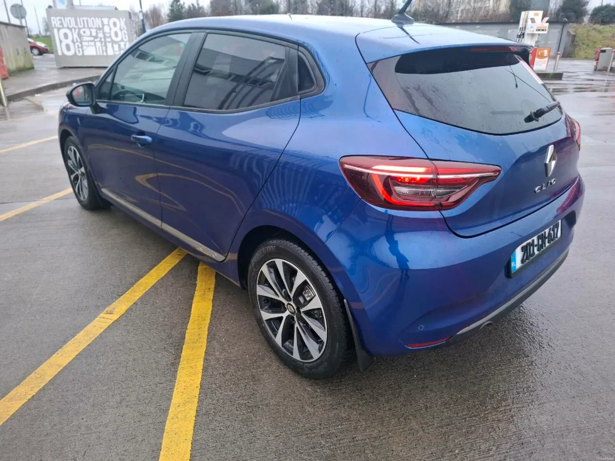201 Renault Clio Iconic TCe 100 - Image 2