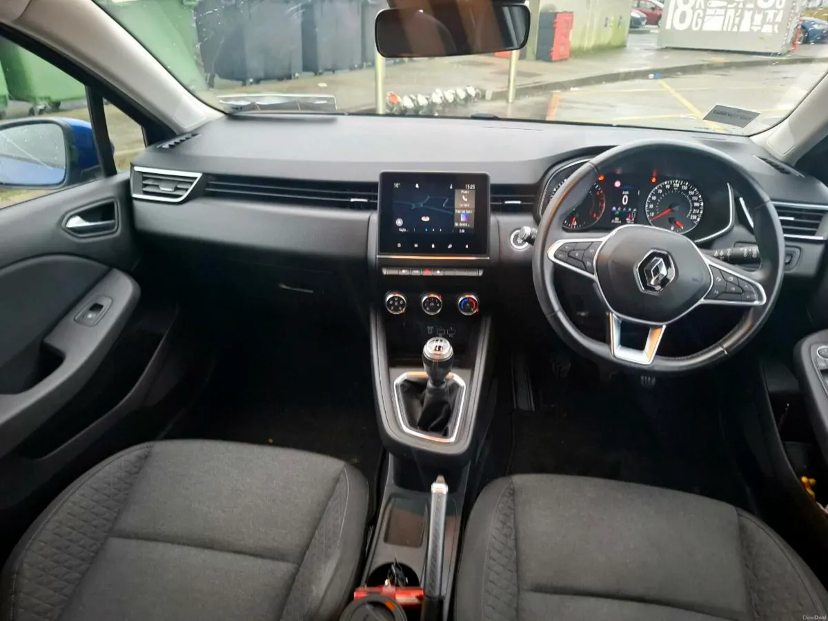 201 Renault Clio Iconic TCe 100 - Image 3