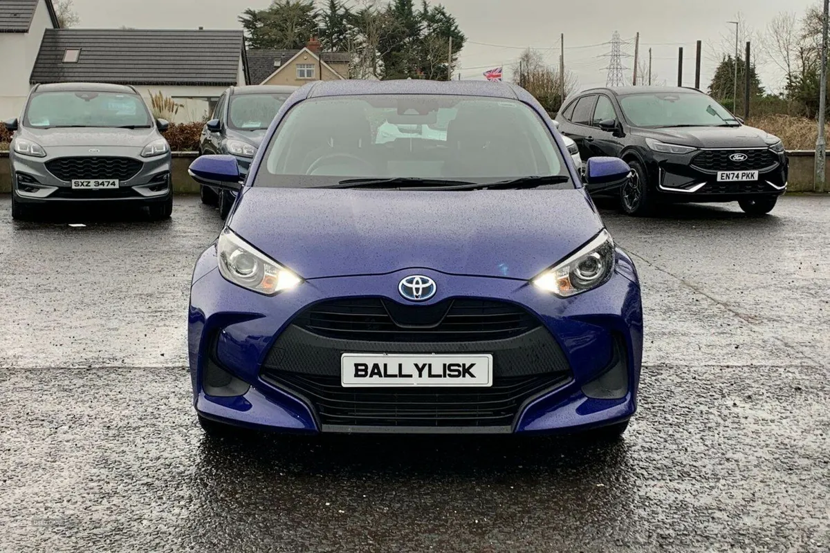 Toyota Yaris 1.5 VVT-h 116PS Icon Hybrid E-CVT in - Image 4