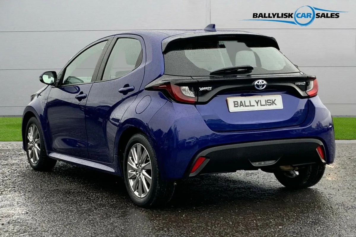 Toyota Yaris 1.5 VVT-h 116PS Icon Hybrid E-CVT in - Image 2