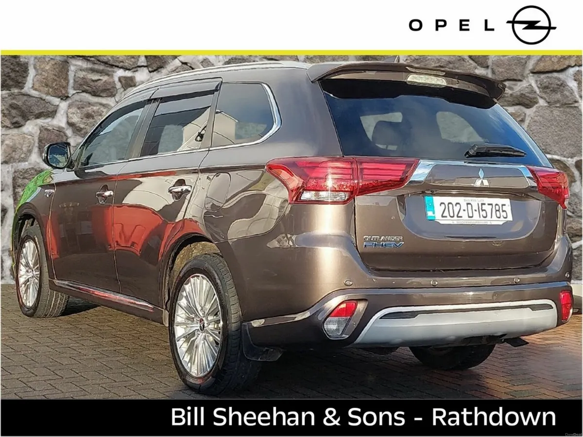 Mitsubishi Outlander 2.4L Plug-in EV Instyle 5 sea - Image 2