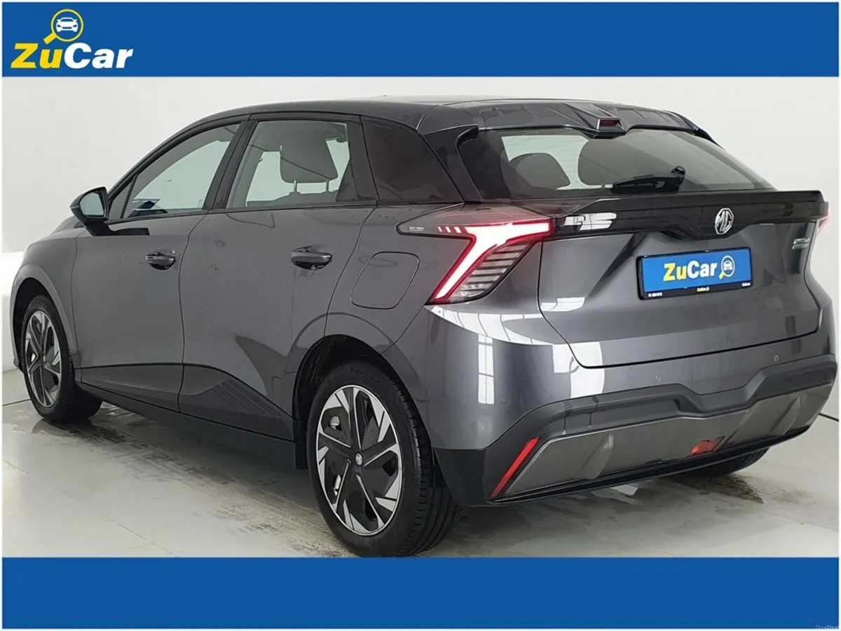 MG MG4 #173 SE  64kWh Auto  Long Range - Image 4