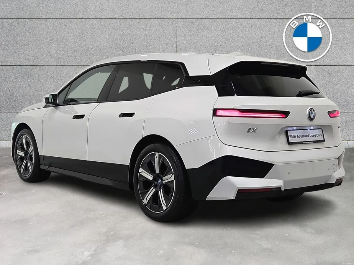BMW iX xDrive40 M Sport - Image 3