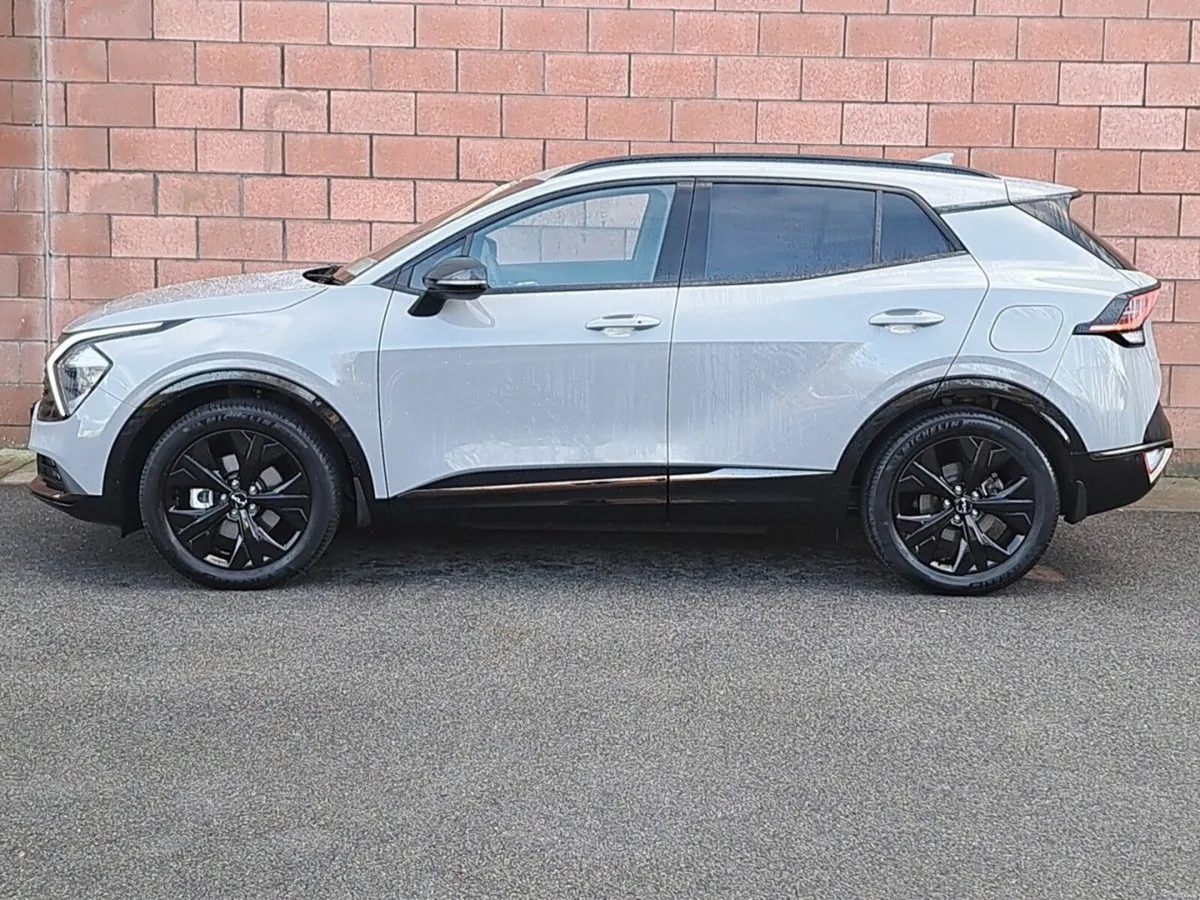 Kia Sportage Anniversary Edition Plug-in Hybrid. - Image 3