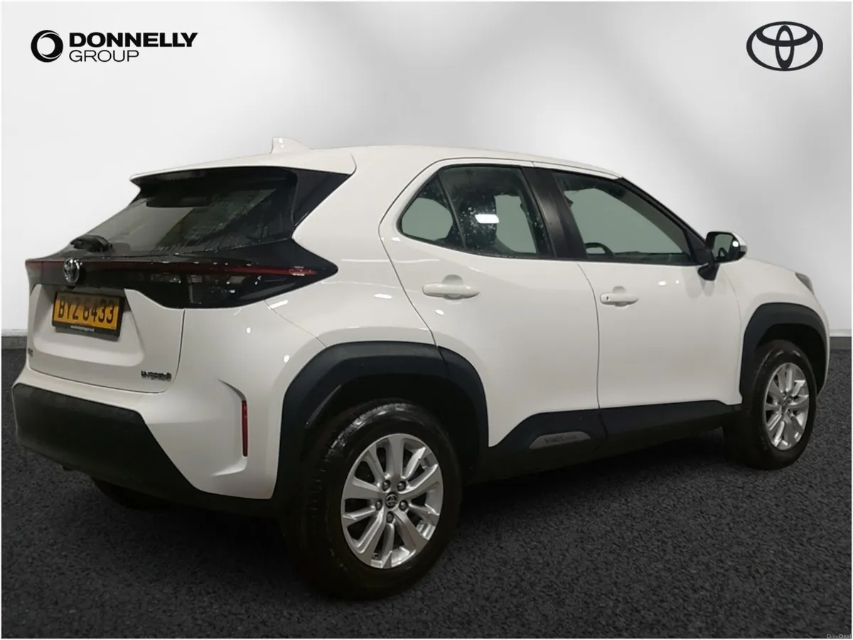 Toyota Yaris Cross Estate Icon - Image 4