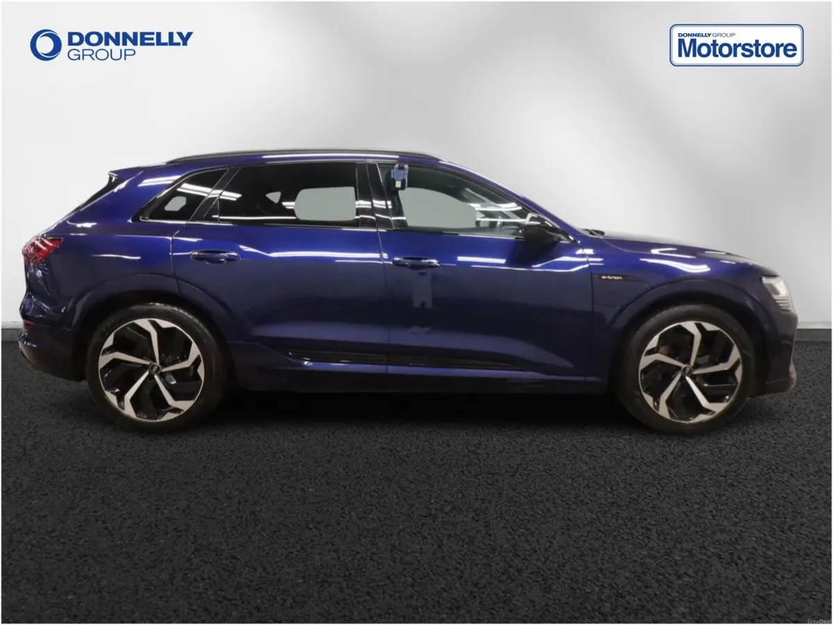 Audi E-tron Estate Black Edition - Image 3