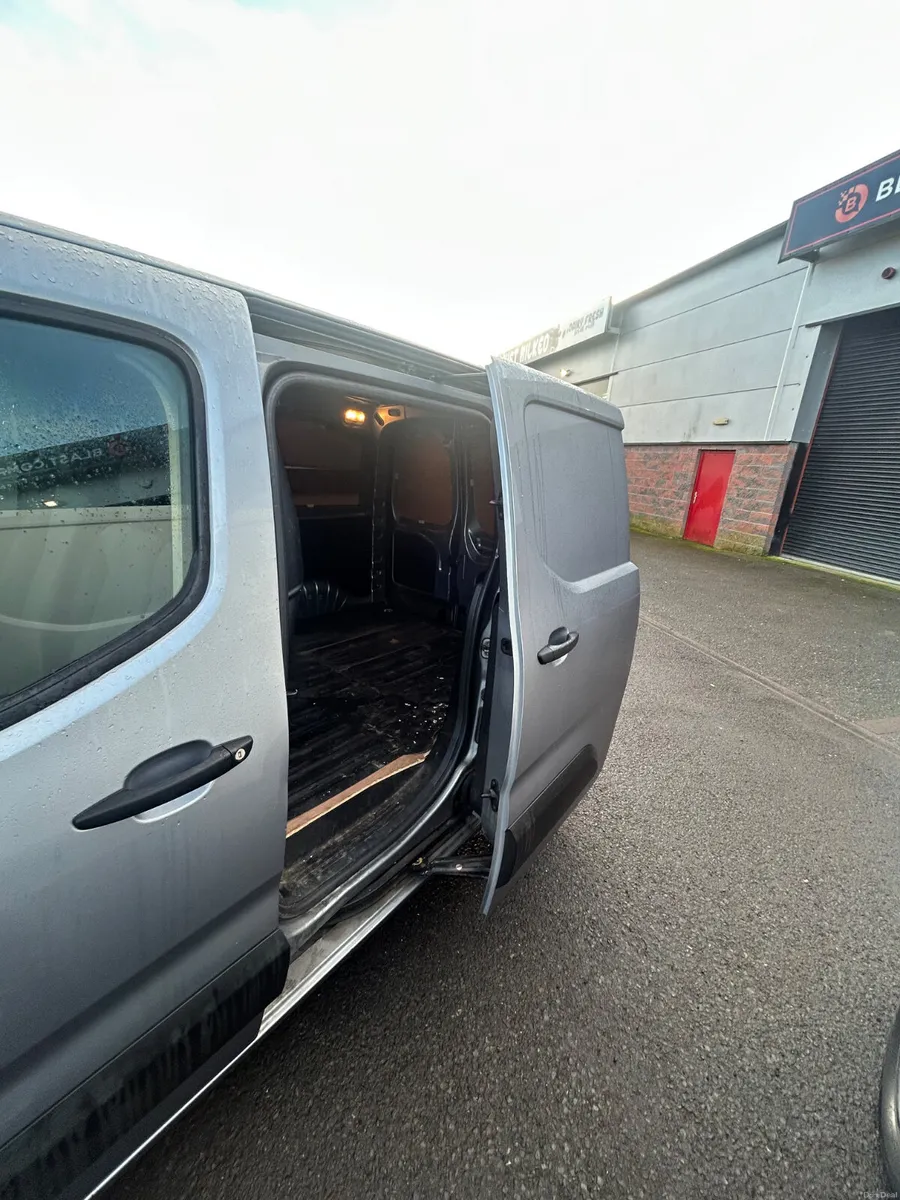 CITROEN BERLINGO 2019 650 EN-PRISE BLUE HDI- GREY - Image 3