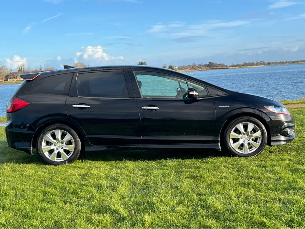 Honda Jade / HYBRID / 6 SEATER - Image 4