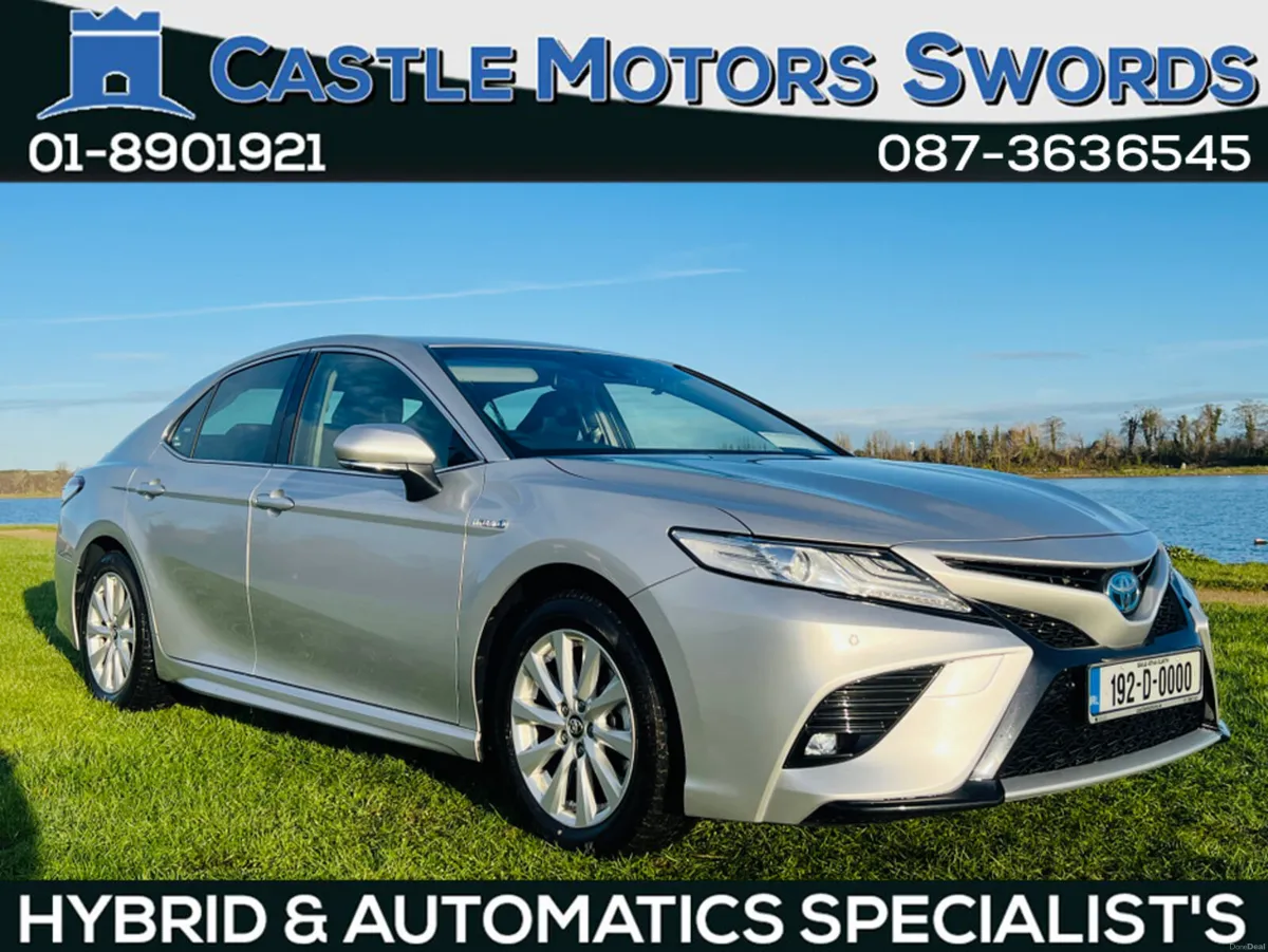 Toyota Camry HYBRID / AUTO - Image 1
